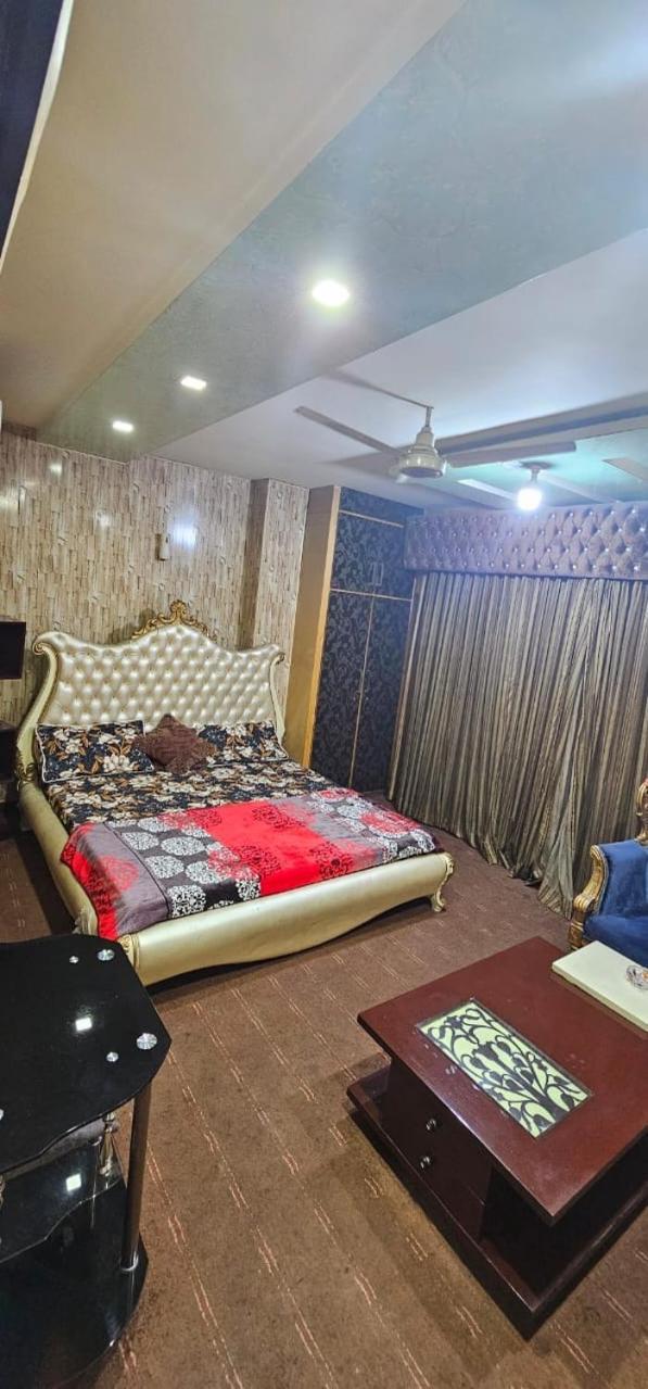 Town Guest House Toba Tek Singh Экстерьер фото